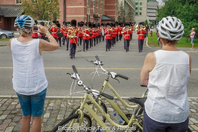 2-Hour Ottawa Express City Bike Tour - New Edinburgh and the view at Rideau Falls