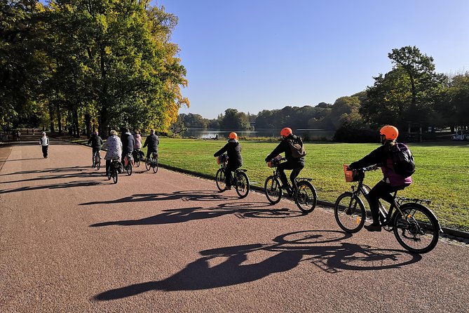 2h - Electric Bike Tour of Lyon with a Local Guide - Place Bellecour, Lyon’s great open square