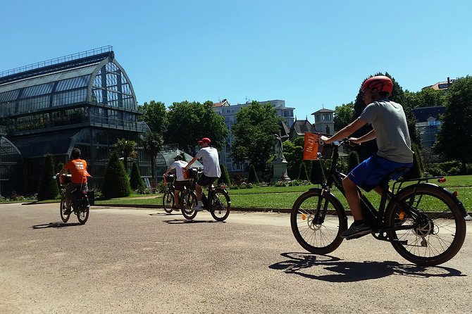 2h - Electric Bike Tour of Lyon with a Local Guide - The surprise of Parc de la Tête d’Or