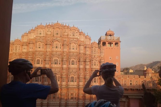 3-Hour Morning Bike Tour of Jaipur - Hawa Mahal in the morning light
