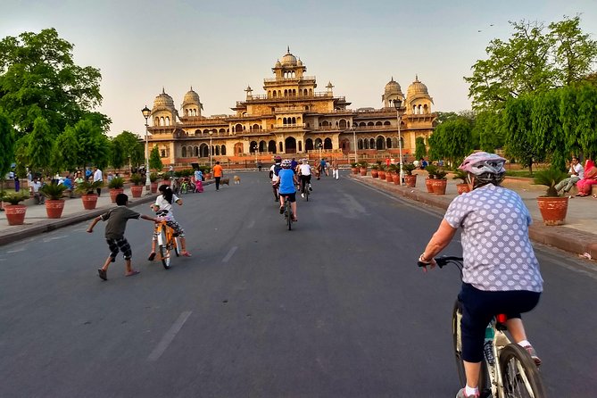 3-Hour Morning Bike Tour of Jaipur - Marble artisans on Khajane Walon Ka Rasta