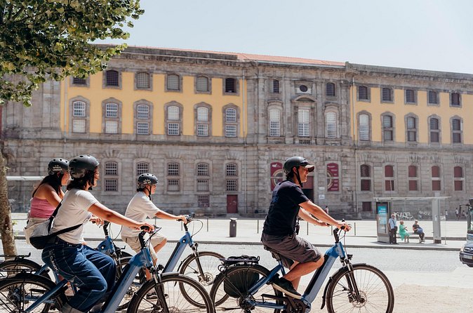 3-Hour Porto Highlights on a Electric Bike Guided Tour - Porto Cathedral and the final return