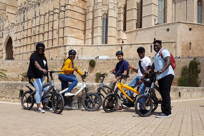 3 Hours E-Bike Tour in Palma - Bellver Castle and the view across Palma