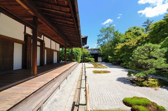 4.5-Hour Kyoto Bike Tour with Lunch and UNESCO Zen Temples - Why a bicycle is a smart way to see Kyoto