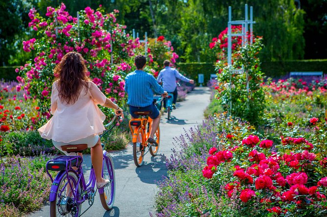 7 BEST VIEWS - PRAGUE eBIKE TOUR - Prague Castle, the city’s great anchor