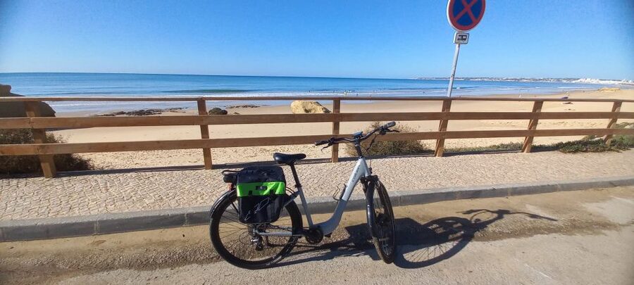 Albufeira: 4 or 8 - hour E-bike Rental with Hotel Delivery - Following the western coast toward Salgados