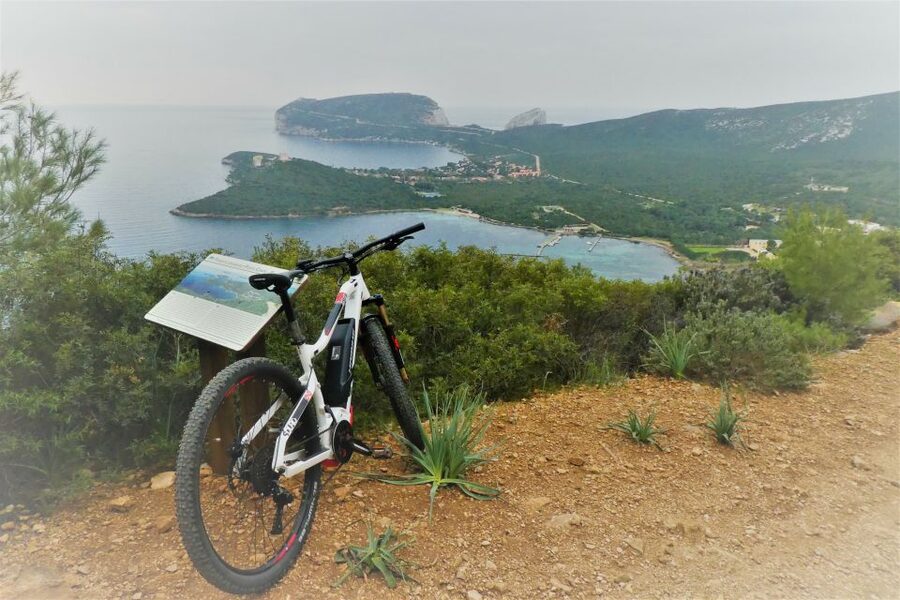 Alghero: Small Beaches E-Bike Tour with Aperitivo - How demanding is the four-hour ride?