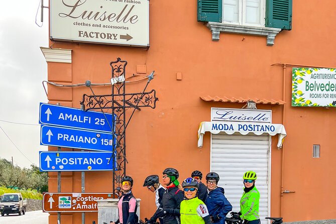Amalfi coast: E-bike tour from Sorrento to Positano - Arriving in Positano by bicycle