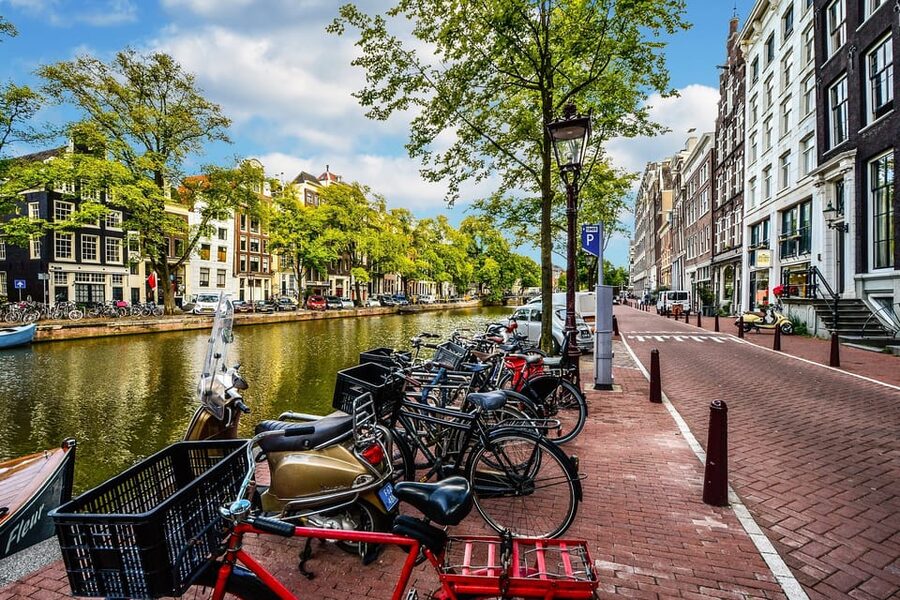 Amsterdam: 3-Hour Private Bike Tour of the City Center - The Jordaan, with time for a more personal route