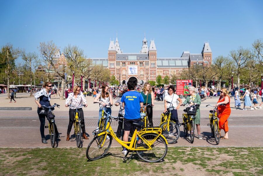 Amsterdam: 3h E-Bike Tour with break - The harbor, Rembrandt’s house, and changing Amsterdam