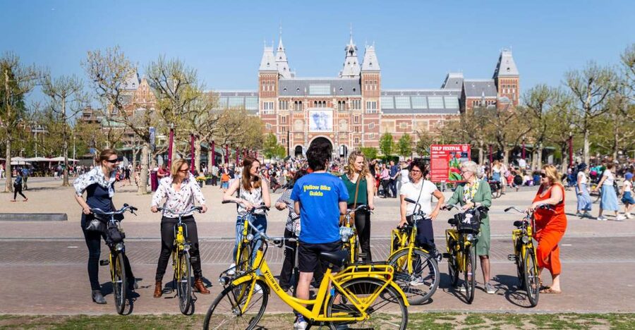 Amsterdam: 3h E-Bike Tour with break - The guide makes or breaks the experience