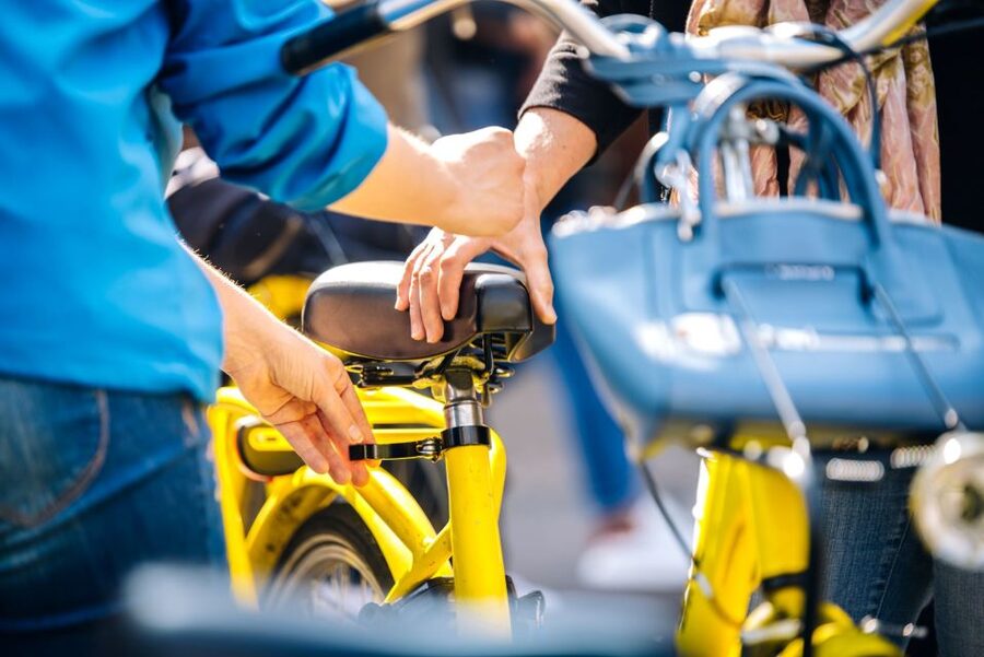 Amsterdam: 3h E-Bike Tour with break - Starting near Amsterdam Central Station