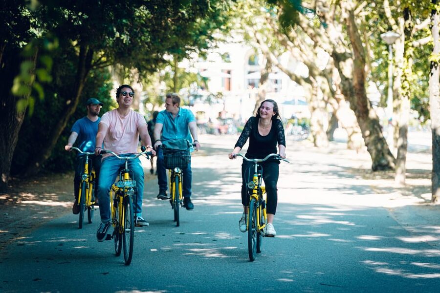 Amsterdam Bike Rental: Central Station & City Center - Riding Amsterdam’s streets and canals