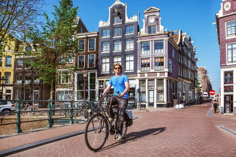 Amsterdam:: Bike Rental with Free Self-Guided Tour - Picking up your bike near Central Station