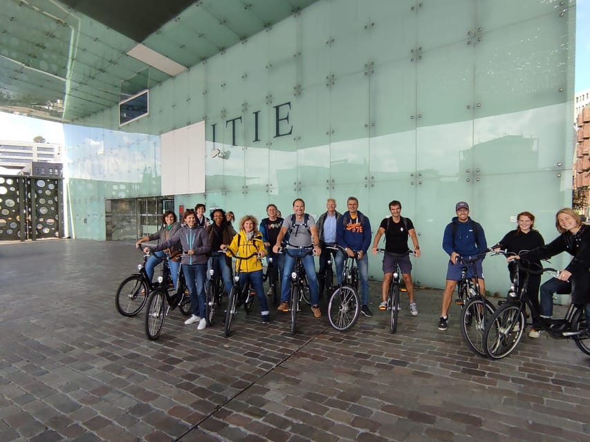 Amsterdam bike tour with a French-speaking guide local! - De Negen Straatjes and the canal belt