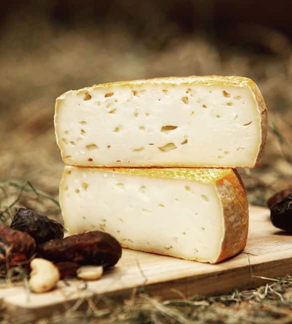 Amsterdam: Cheese Tasting, Windmill & Countryside Bike Tour - Which guide and group style should you expect?