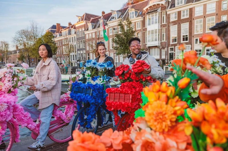 Amsterdam: City Centre, Guided Bike Tour on Flower Bikes - The canal ring and Amsterdam’s old houses