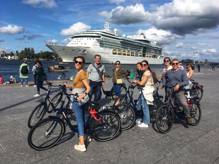 Amsterdam: Explore the City Highlights by Bike - A calmer stretch through Vondelpark