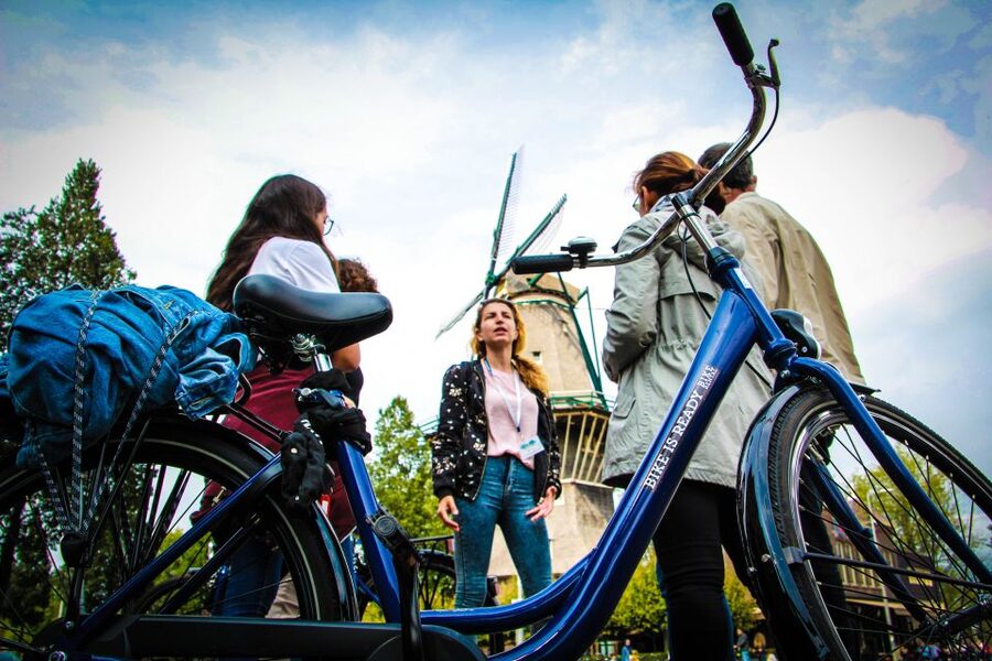 Amsterdam full day tour: Walking, Biking & Cruising - Who will get the most from this tour