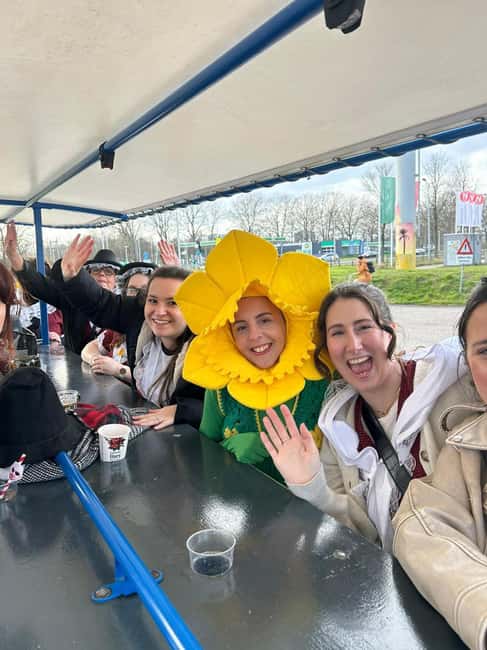 Amsterdam: Guided Beer Bike or Prosecco Bike Tour - Choosing beer, prosecco, or the mixed bike