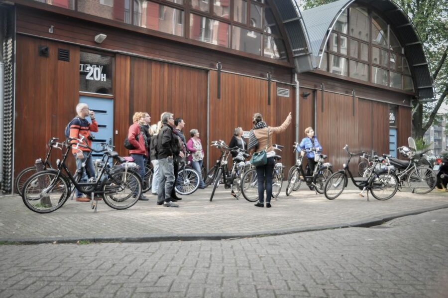 Amsterdam: Guided City Bike Tour in French - Vondelpark and Museumplein