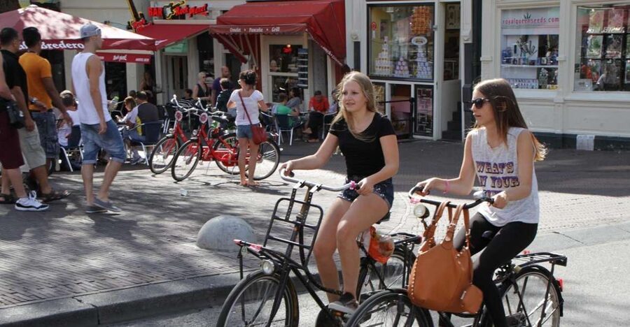 Amsterdam: Guided Sightseeing Bike Tour - Pedaling through the Jordaan