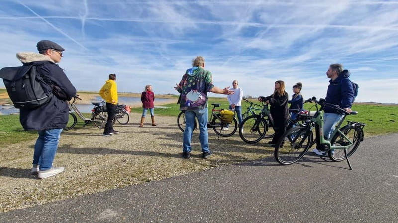 Amsterdam: Leisurely Windmill & Countryside Bike Ride - D’Admiraal windmill and the first photo stop