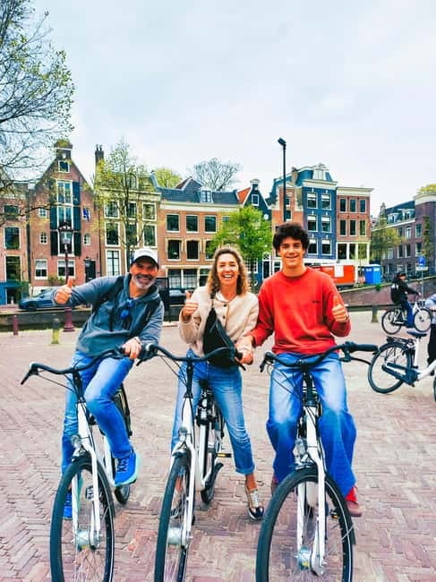 Amsterdam: Off the Beaten Path Bike Tour in French - What Samy adds beyond directions