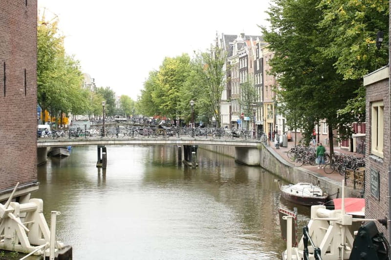 Amsterdam: Private Bike Tour - Three reclaimed islands and the warehouse district