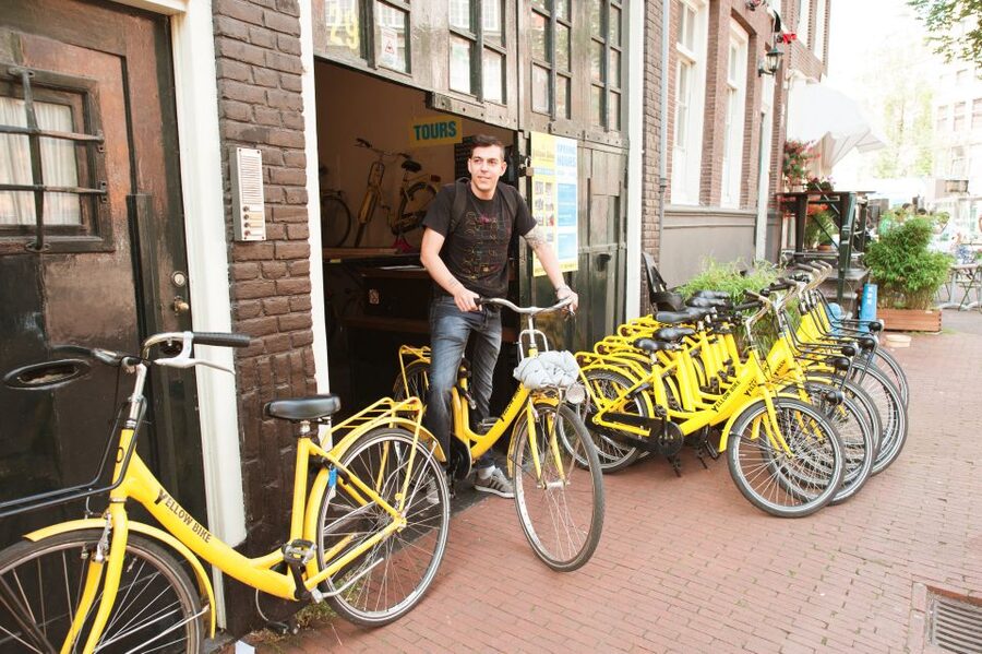 Amsterdam: Relaxed City Highlights Guided Bike Tour - A short tour with a lot of ground covered