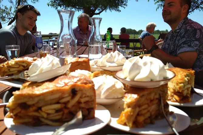 Amsterdam's Countryside Half-Day Bike Tour in Small Group - What the small group adds