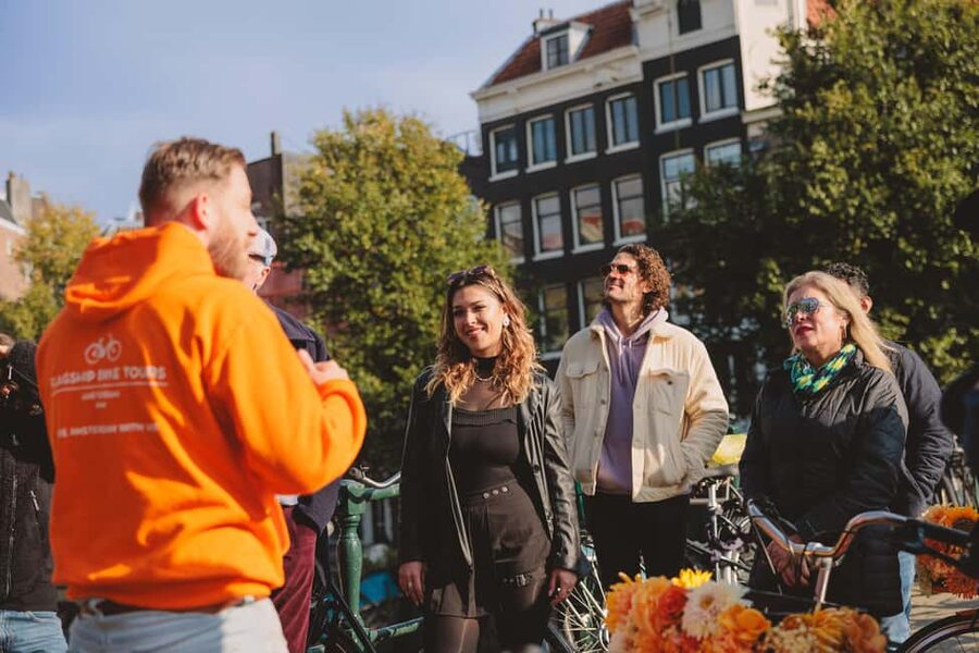Amsterdam: Top Highlights Guided Bike Tour - Leidse Square and Vondelpark
