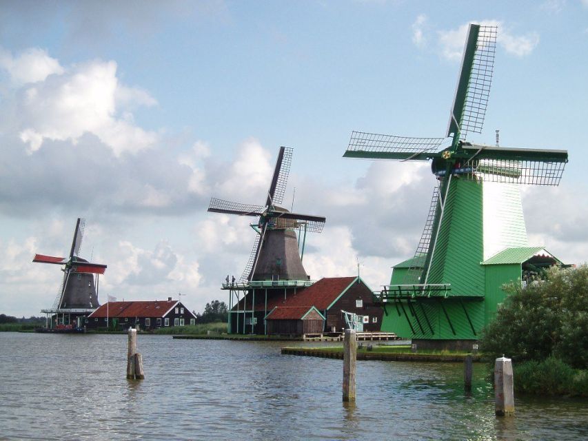 Amsterdam: Zaanse Schans Windmills Bike Tour with Guide - Getting from Amsterdam Centraal to the bikes