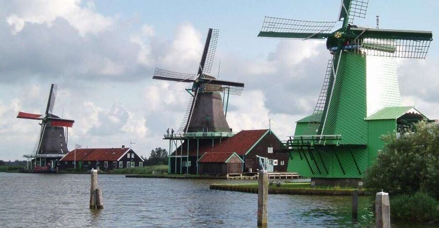 Amsterdam: Zaanse Schans Windmills Bike Tour with Guide - De Kat, the working paintmill