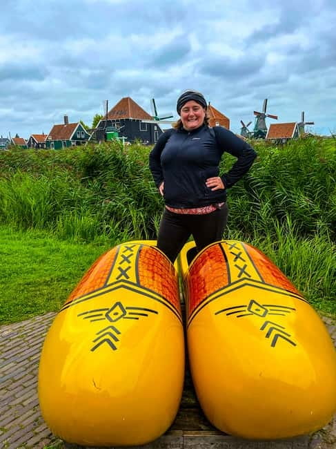Amsterdam: Zaanse Schans Windmills & Zaandam E-Bike Tour - The working windmill visit