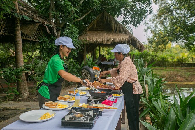 Angkor Sunrise Bike Tour / E-Bike or Tuk Tuk - Breakfast before the long ride