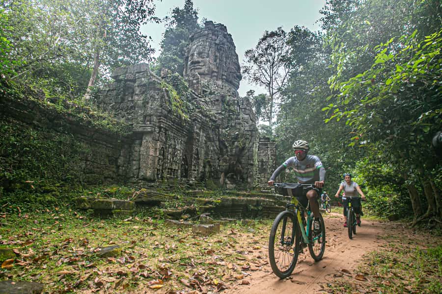 Angkor Wat: Guided Sunrise Bike Tour w/ Breakfast and Lunch - Why a bicycle changes your Angkor day
