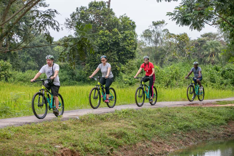 Angkor Wat: Guided Sunrise Bike Tour w/ Breakfast and Lunch - What the $55 price really covers