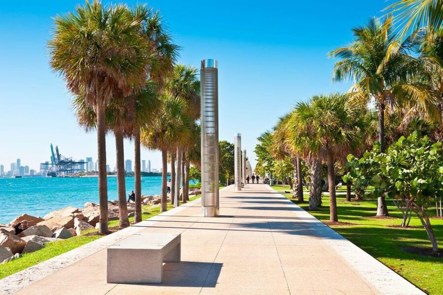 Art Deco, History and Crime Bike Tour with Design Enthusiast - From design preservation to Miami’s darker side