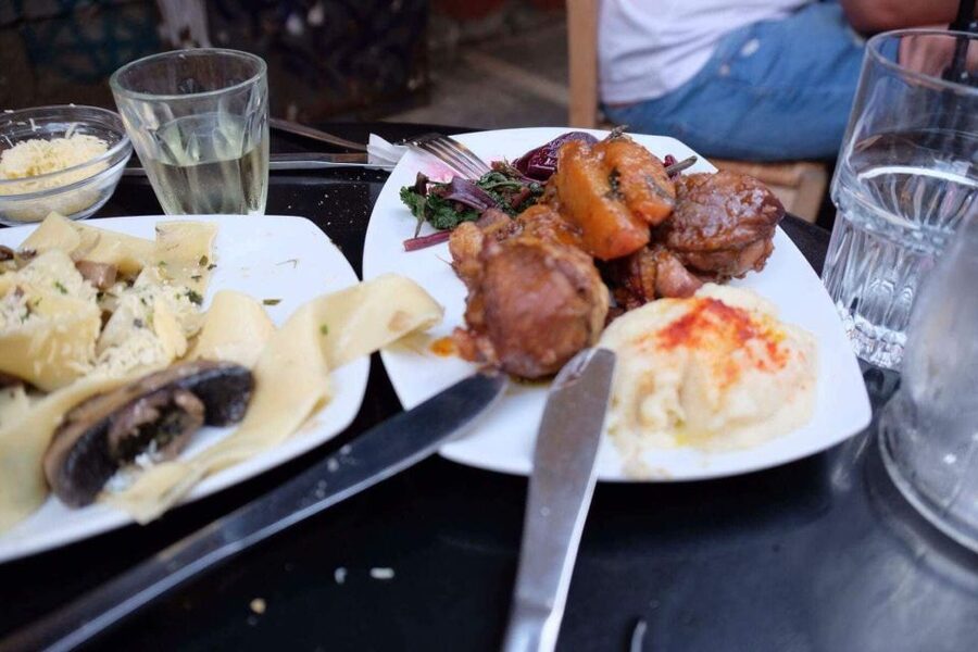 Athens: Old Town Electric Bike Tour with Local Mezes - Why this Athens bike ride works