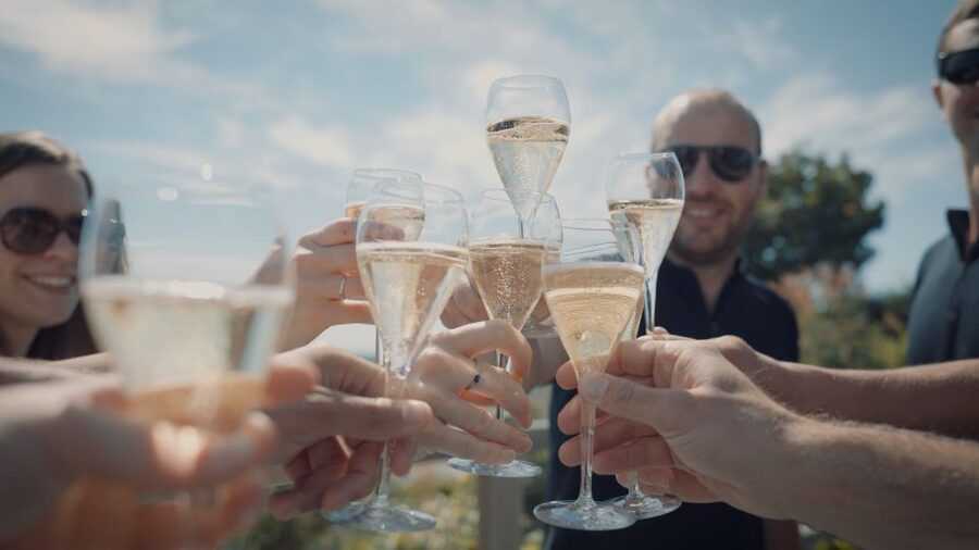 Au départ de REIMS : Ebike tour with a local guide ! - Inside a small family winery