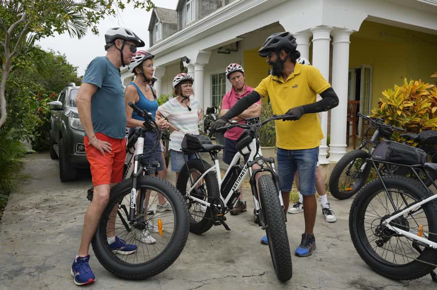 Authentic North East Coast E-bike Guided Tour - Local snacks and an included Mauritian lunch