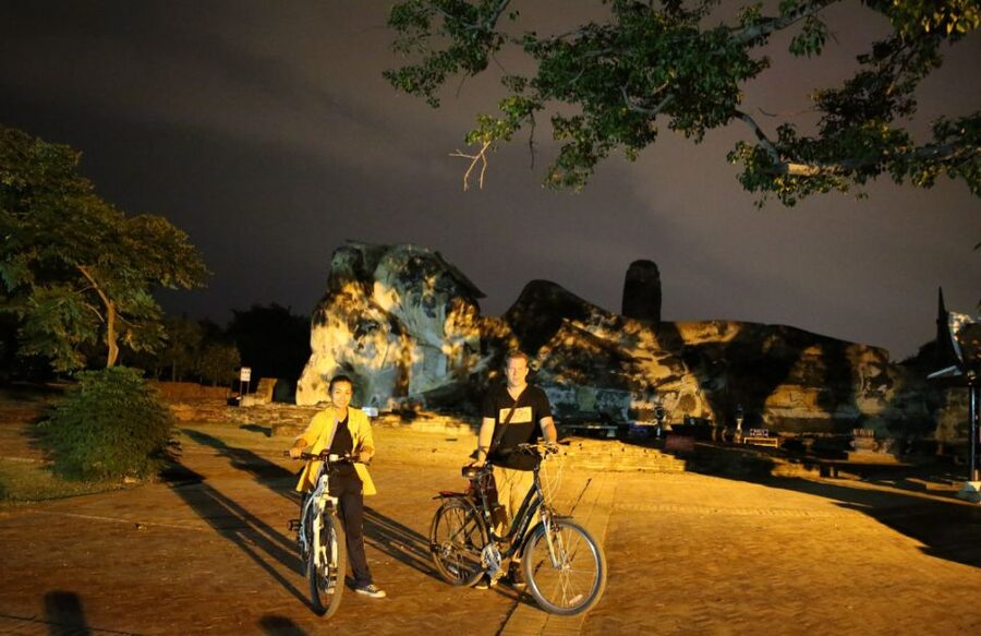 Ayutthaya: 3-Hour Sunset Ride Bike Excursion - Wat Mahathat after dark
