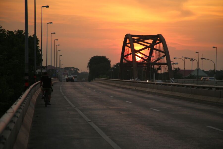 Ayutthaya: 3-Hour Sunset Ride Bike Excursion - Starting near Pom Phet Fort