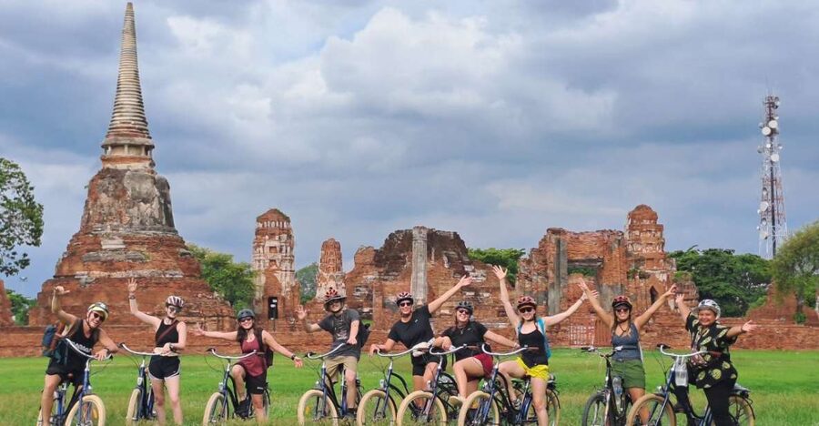 Ayutthaya City and Historical Park Bike Tour - Chao Phrom Market and a taste of everyday Ayutthaya