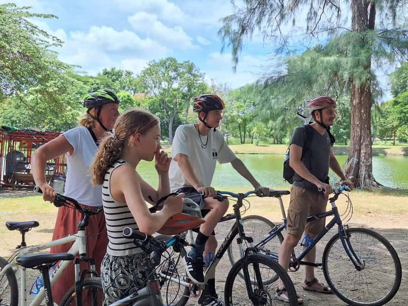 Ayutthaya: Colorful Slow Life Bicycle Tour with local guide. - Wat Phra Si Sanphet and the royal finish