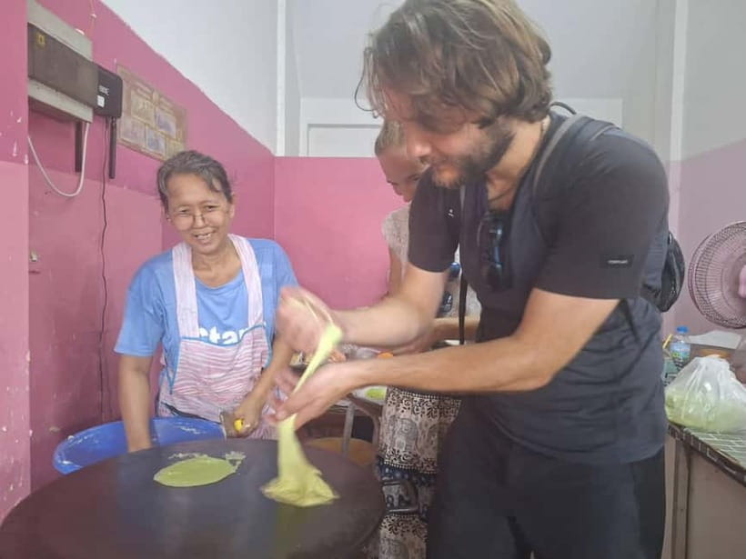Ayutthaya: Colorful Slow Life Bicycle Tour with local guide. - Jimmy’s guiding style and group size