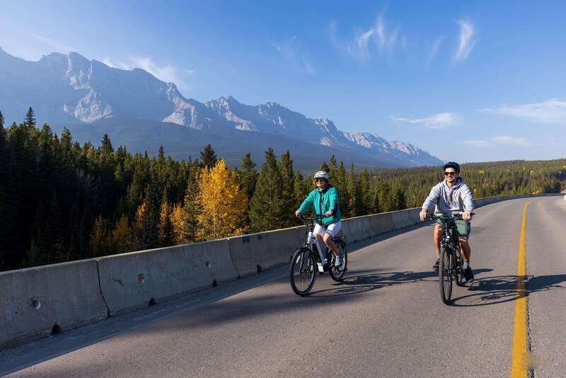 Banff: Mountain Lakeside Guided E-Bike Tour - Cascade Ponds and the first mountain views