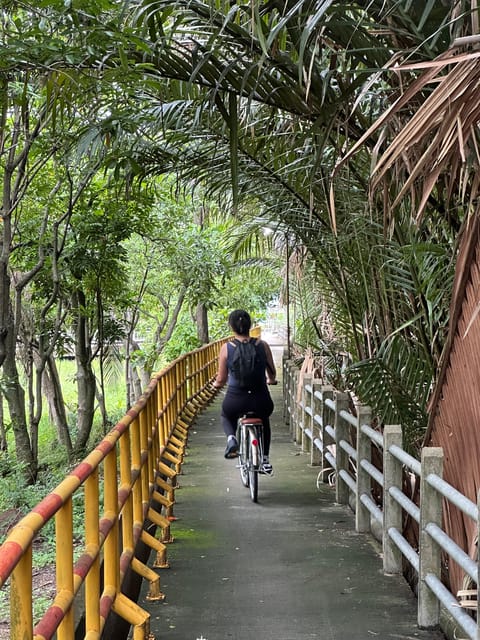 Bangkok: Bang Kachao Green Lung Bike Tour - A Short Kayak Trip on the Canals