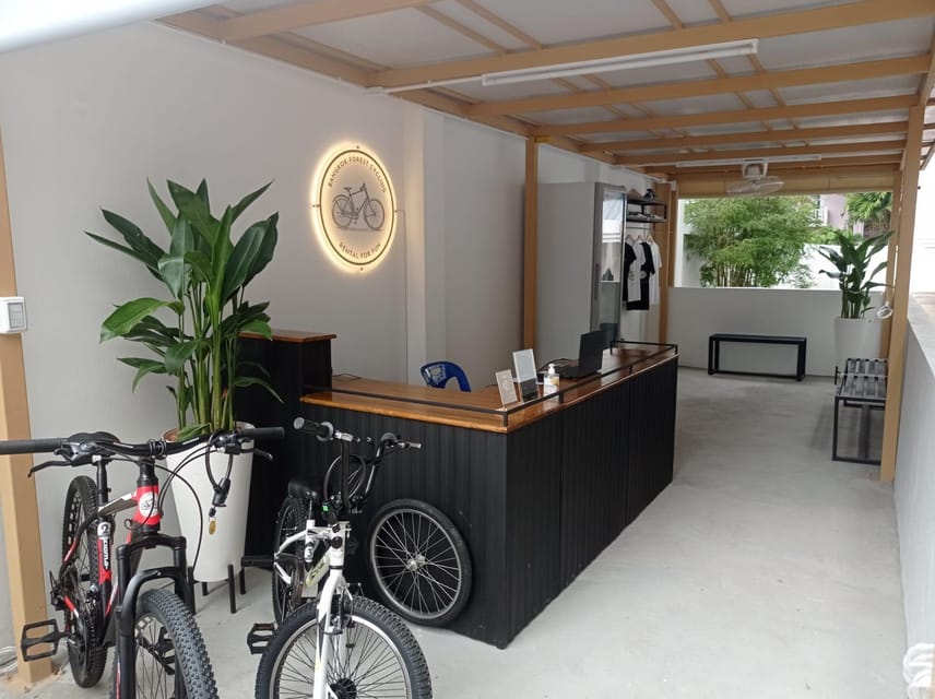 Bangkok Bicycle rental Benjakitti Park - Why the self-guided format works